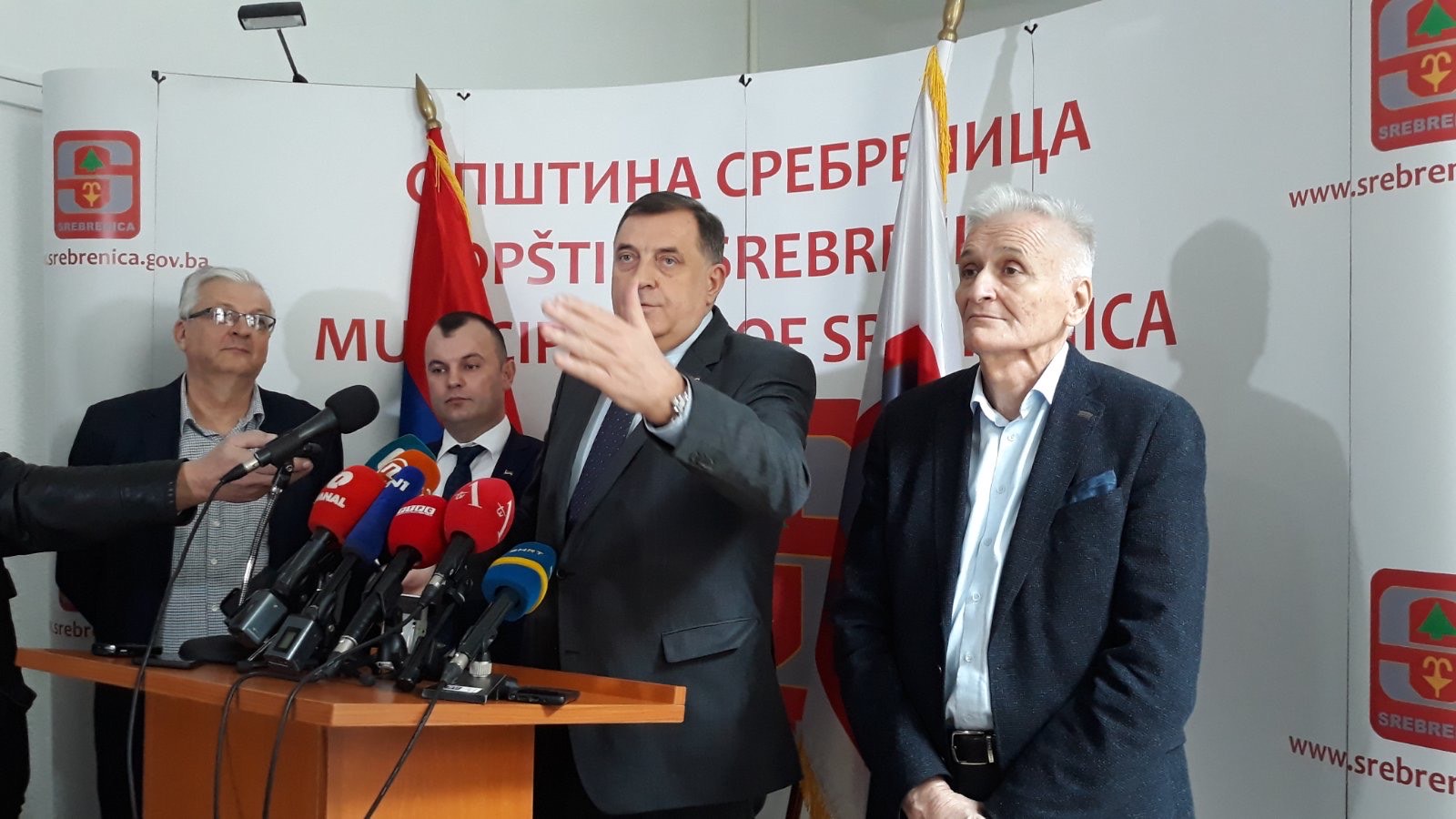 Dodik u Srebrenici: Ponavljanje izbora je politička odluka